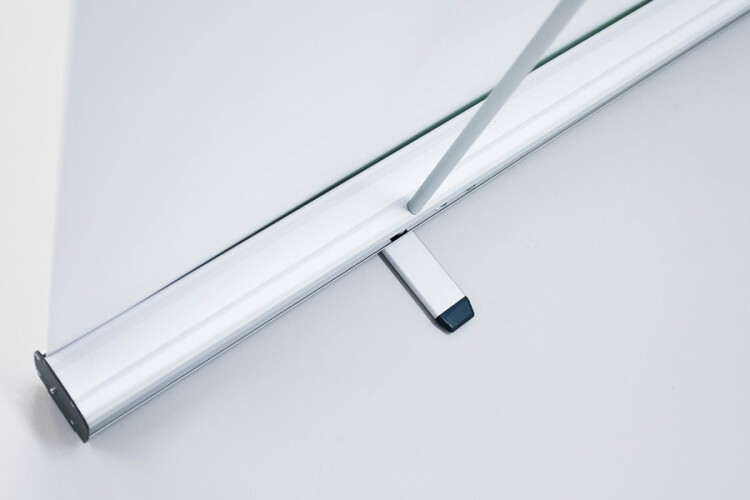 Simple Display Bundle back